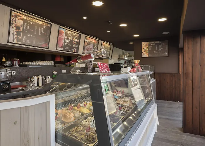 Rosamar & 4*s Szálloda